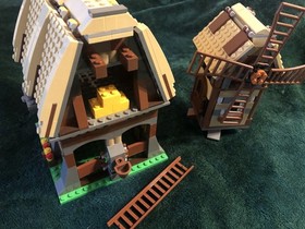 Lego Castle Kingdoms 7189 Mill Village Raid Barn & Windmill