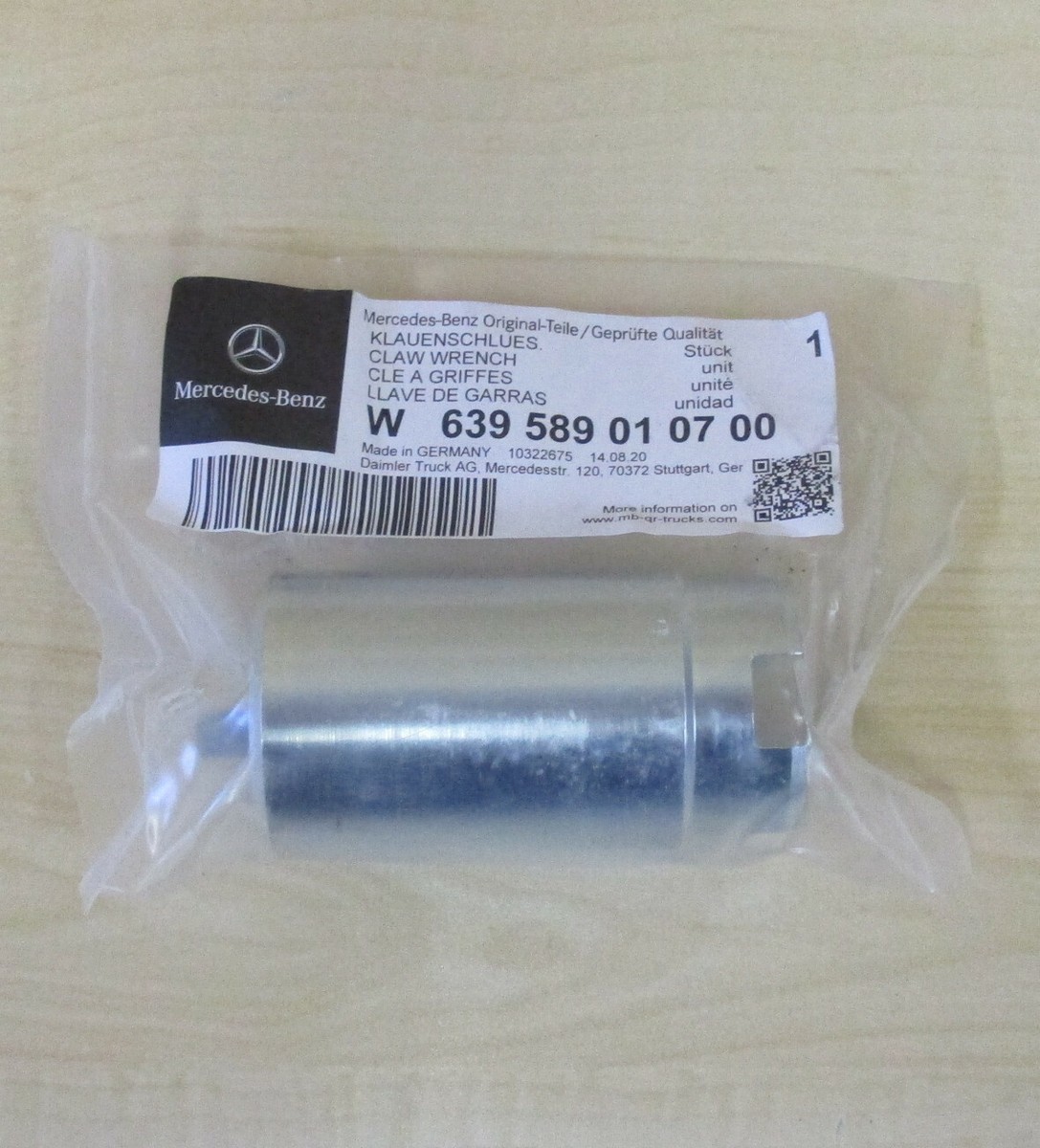 original Genuine Mercedes-Benz Klauenschlüssel W639589010700 | eBay