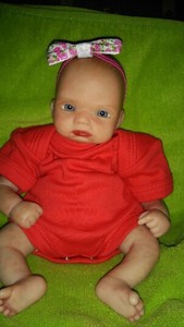 bebe reborn prematuro niña