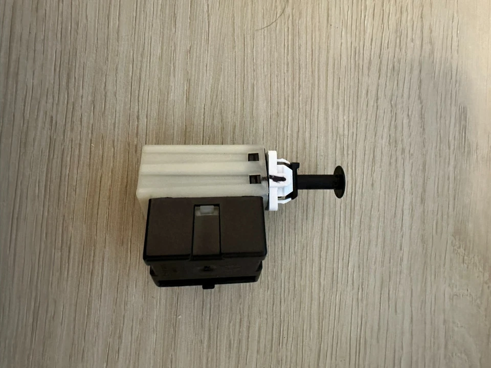 Genuine Chrysler 56038914AC Electrical Stop Lamp Switch - Image 2 of 4