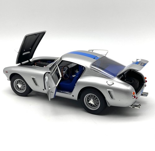 Hot Wheels Elite Ferrari 250 GT SWB 24h LeMans 1961 #14 in silber, 1:18, RV12 - Bild 7 von 10