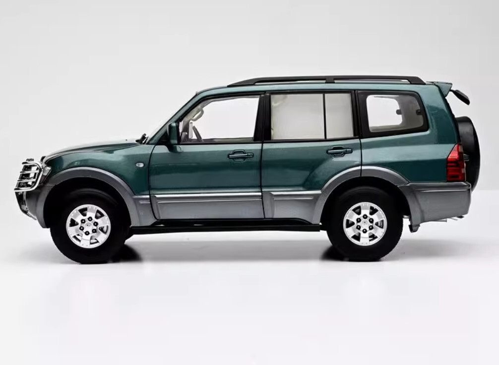 1/18 YC MODEL Mitsubishi PAJERO V73 SUV Green Color Diecast