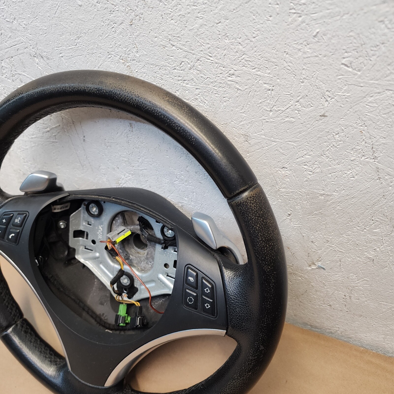 0613 BMW E90 135I 328I 335I Sport Steering Wheel Leather Paddle