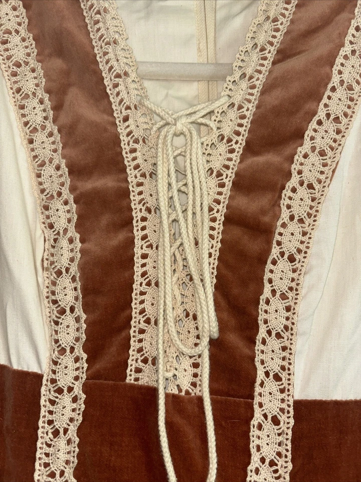 Gunne Sax 1960’s Dress Gown Size 13 Velvet Brown Lace And Cream - Image 3 of 4