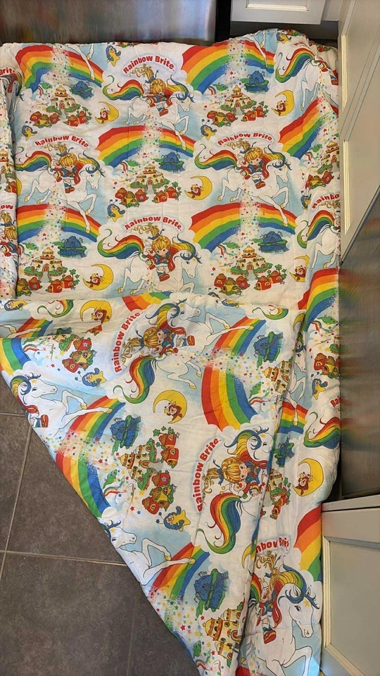 Vintage 1983 Hallmark Rainbow Bright Blanket Comforter Twin Size - Image 4 of 4