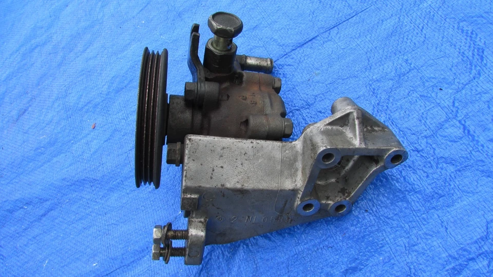 90-96 Nissan 300zx 15s conjunto de bomba de direção hidráulica com suporte de montagem NA - Imagem 4 de 4