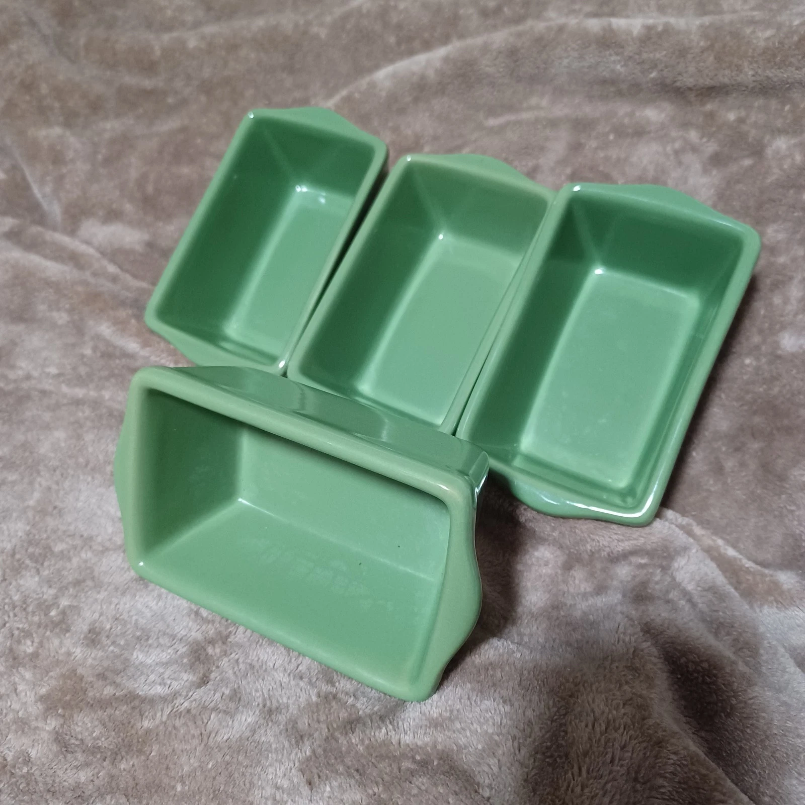 Set of 4 Michael's "Celebrate It" Mini Loaf Pans 6"x3.5"x2"
Opens in a new window or tab