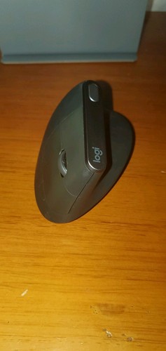 Logitech MX Vertical Advanced Ergonomic Wireless Mouse M-R0074 - Picture 6 of 10