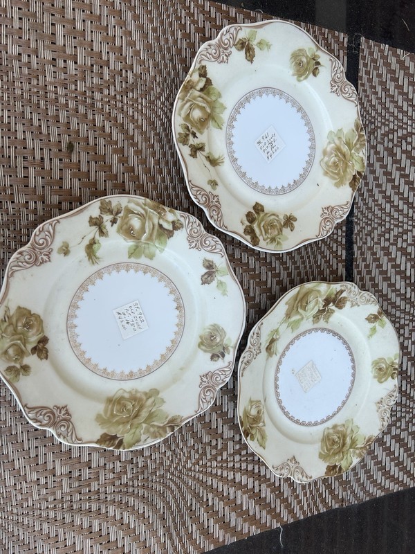 Vintage Old Ivory Set Of 4 Plates
