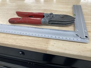 MALCO C5 - 5 BLADE PIPE CRIMPER WITH RED RUBBER GRIPS crimping stove gutter HVAC