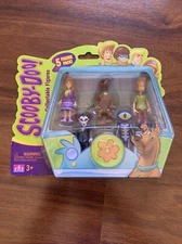 SCOOBY DOO COLLECTABLE FIGURES 5 PACK NIB