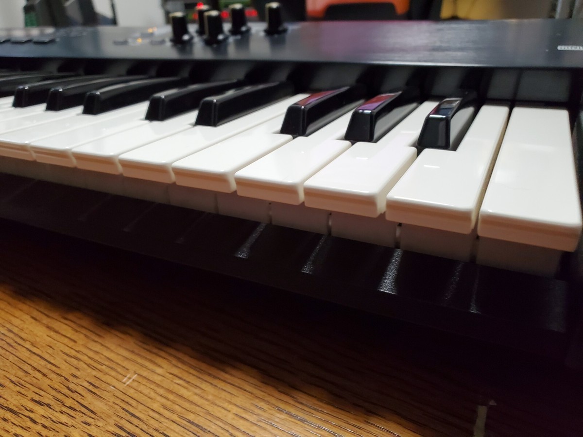 美品 ROLAND JUNO-D Limited Edition シンセサイザー Roland Juno-D Limited Edition 61 Key Synthesizer Keyboard