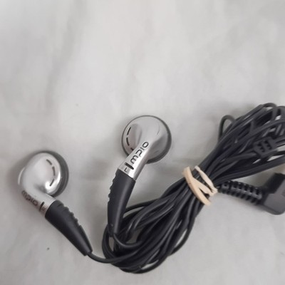 MPIO Mp3 Y2K Wired Ear Buds CD Player Cassette 3.5mm Jack in Black