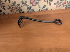 Antiguo rastrillo primitivo de hierro forjado ferretería cubo de uñas 12" de largo