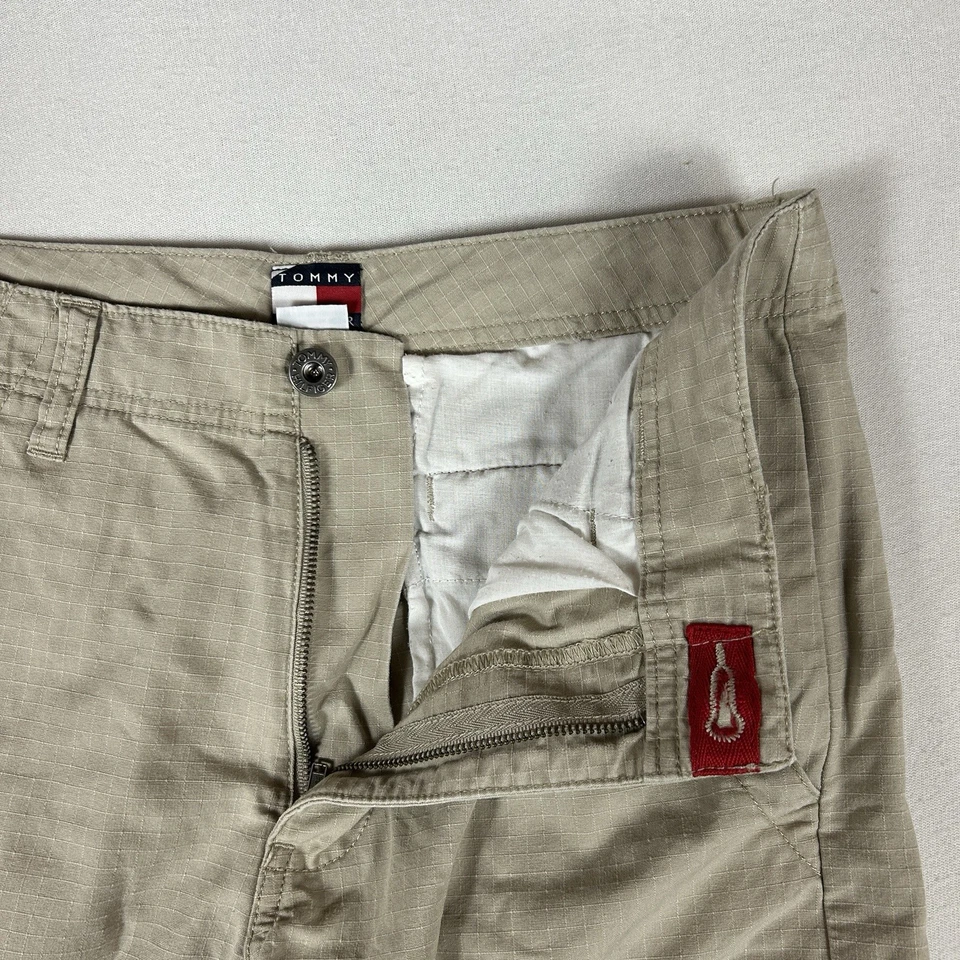 Pantalones cargo Tommy Hilfiger Ripstop para niños talla 16 beige bolsillos informales Foto 4 de 4