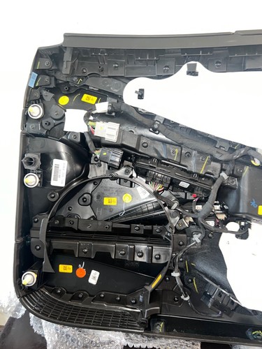 Panel tapizado puerta Corvette C8 85146863 lado conductor - Imagen 7 de 9