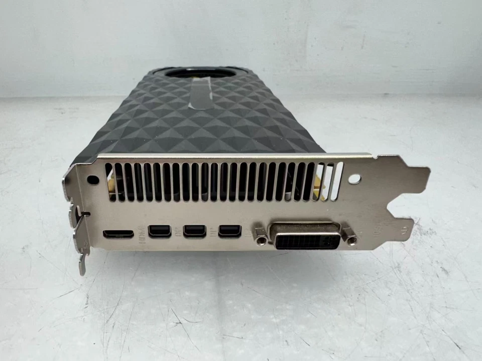 PNY NVIDIA GeForce GTX 970 4GB GDDR5 Graphics Card 3xMini DP 1xMini HDMI 1xDVI - Image 3 of 4