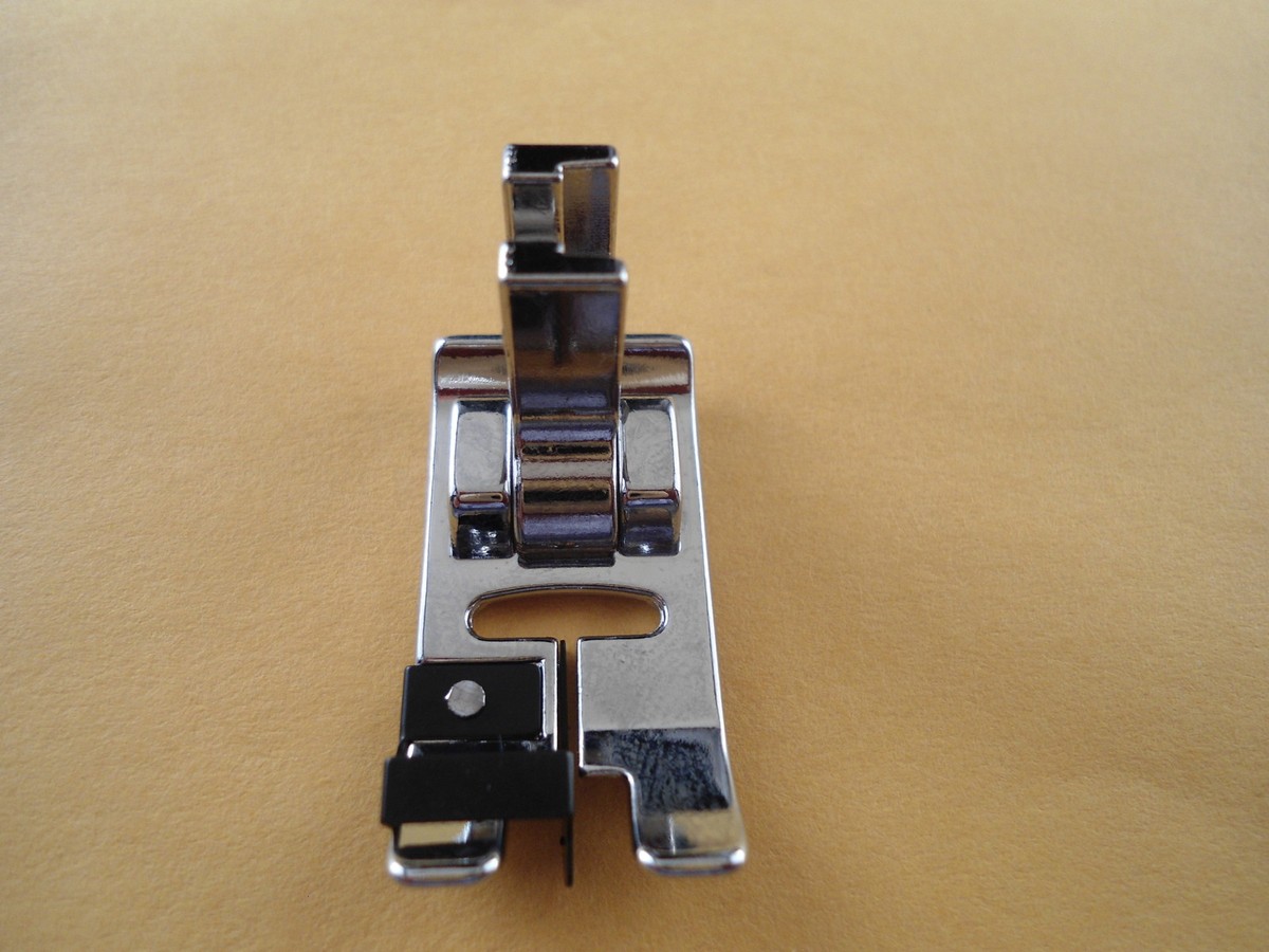 ＯＯＯ　脚部分 Amazon.com: 2-Pack Snap On Zig Zag Presser Foot Replacement
