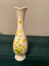 Vintage The Toscany Collection Bud Vase / White w/ Yellow Flowers 7.25 "T