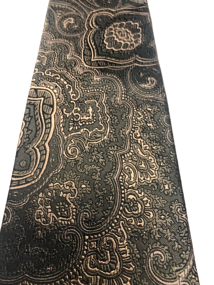 SEAN JOHN CORBATA PARA HOMBRE GRIS CARBÓN CON ORO 4 X 60 NUEVA SIN ETIQUETAS Foto 3 de 4