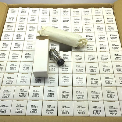 Par emparejado CV4024 ECC81 M8162 12AT7WA NOS Tubos de válvula Mullard Reino Unido