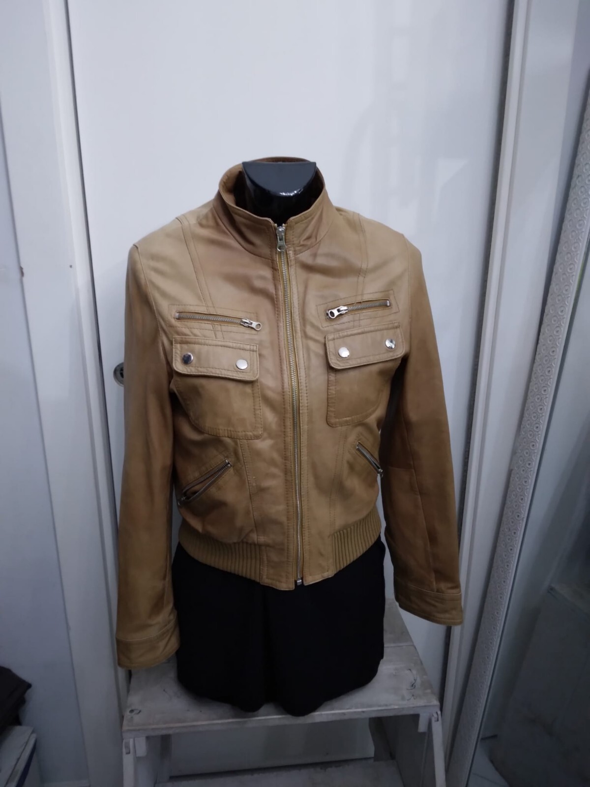 Conbipel Jacke aus Echtem Leder Gebraucht Frau Gr. 44 Hellbraun XYL015L