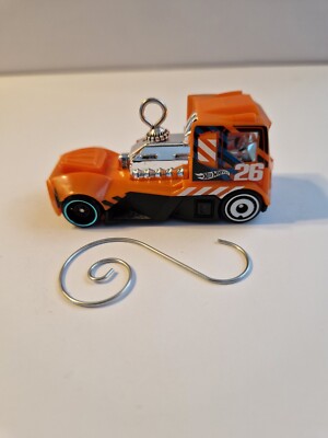 UPCYCELTE Hot Wheels hängende Ornament/Baumschmuck. LKW Rennen Rig orange 