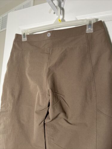 Women’s Mid Rise Casual Cargo Capris Size US 10. Lightweight. St John’s Bay - Picture 8 of 11