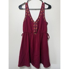 Mini Vestido My Michelle Caprichoso Floral Bordado Cuello en V Mediano Boho Vino