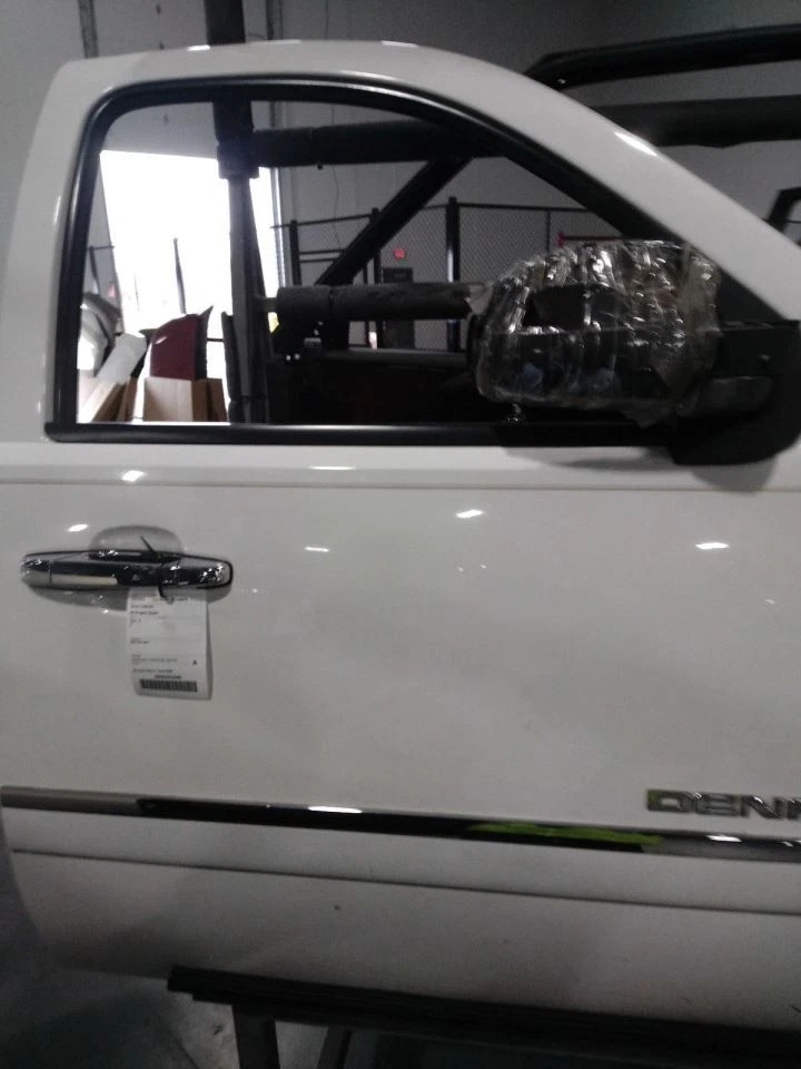 Puerta delantera de pasajero compatible con camioneta Sierra 2500 11-14 577630 Foto 3 de 3