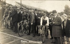 Photo Postcard Sports, Cyclists, Bicycles, Strt - 11246910