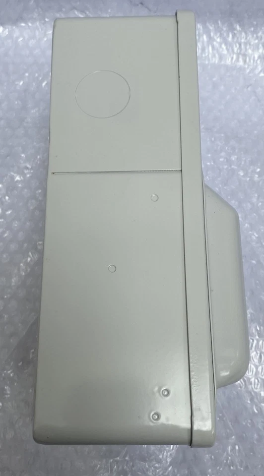 Fusebox F2004M  4 Way Metal Consumer Unit with 100A Main Switch  18th Edition - Image 2 of 4