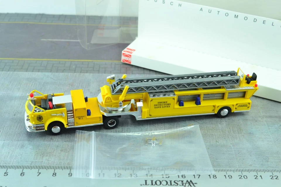 Busch 46015 LaFrance Fire Department ladder Engine HO 1:87 Scale - Image 3 of 3