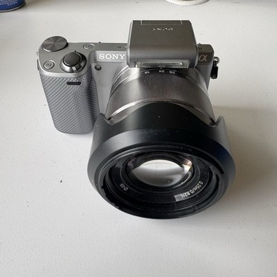 Sony Alpha NEX-5R Mirrorless Camera with SEL1855 Lens Excellent Condition