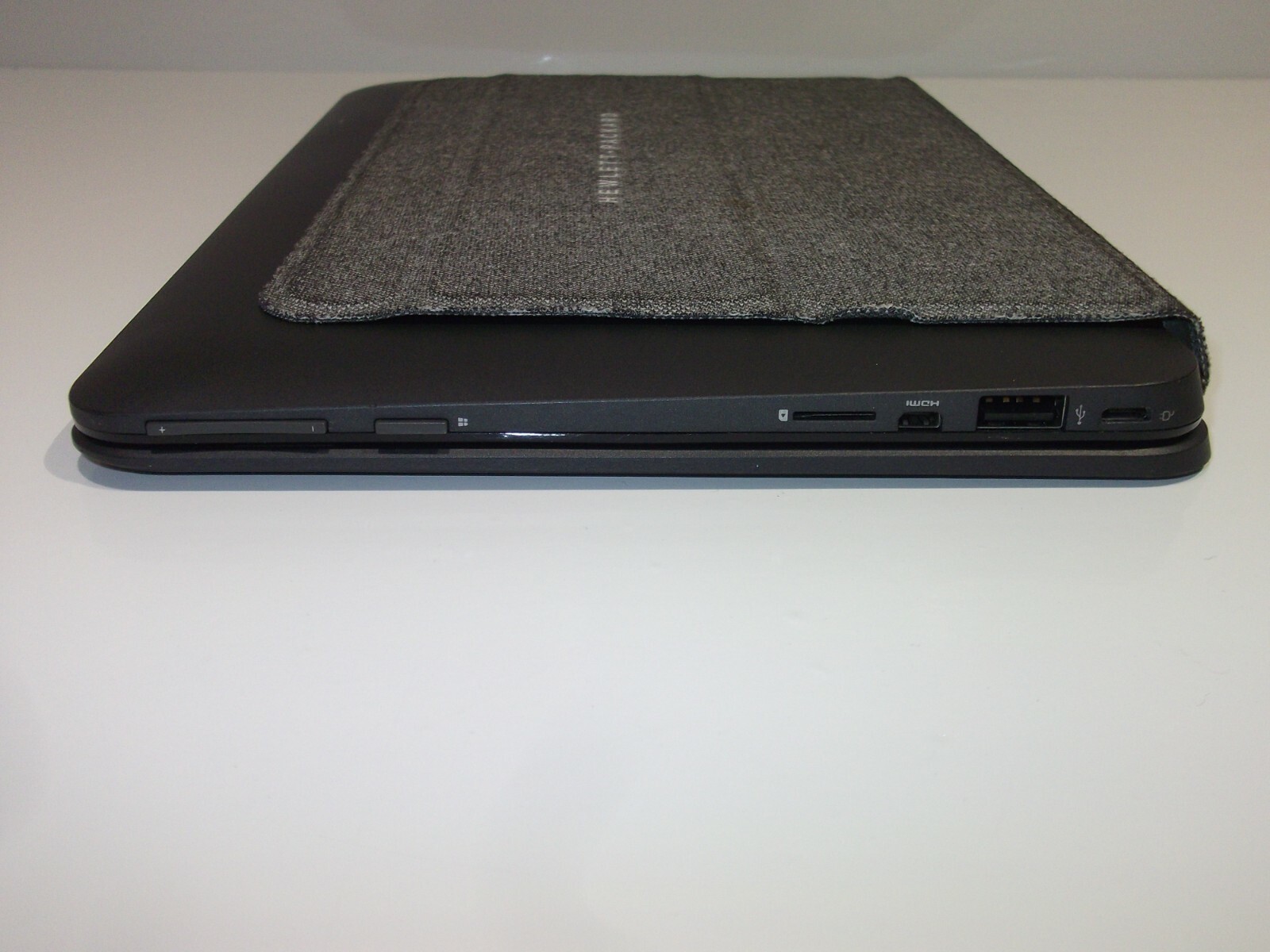 HP Pavilion x2 10-k007na 10.1" 2GB 32GB SSD Touchscreen Laptop Win10 - Picture 6 of 10