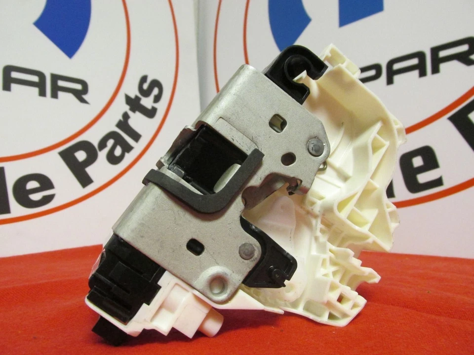 Pestillo y actuador de puerta de pasajero delantero derecho Dodge Chrysler NUEVO OEM MOPAR Foto 2 de 4