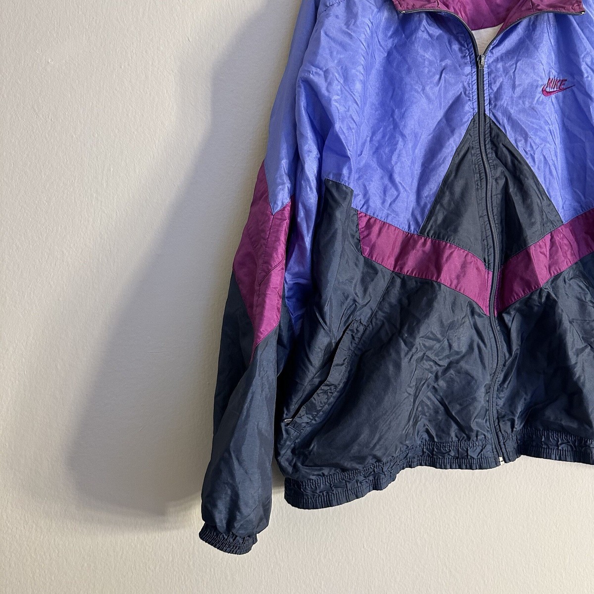 Nike ジップアップ ウィンドブレーカー ネイビー/ピンク Nike ジップアップ ウィンドブレーカー ネイビー/ピンク