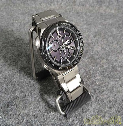 Seiko Astron SBXB129 GPS Date Titane Argent Noir Rond Solaire Montre Hommes Auth - Photo 2 sur 5
