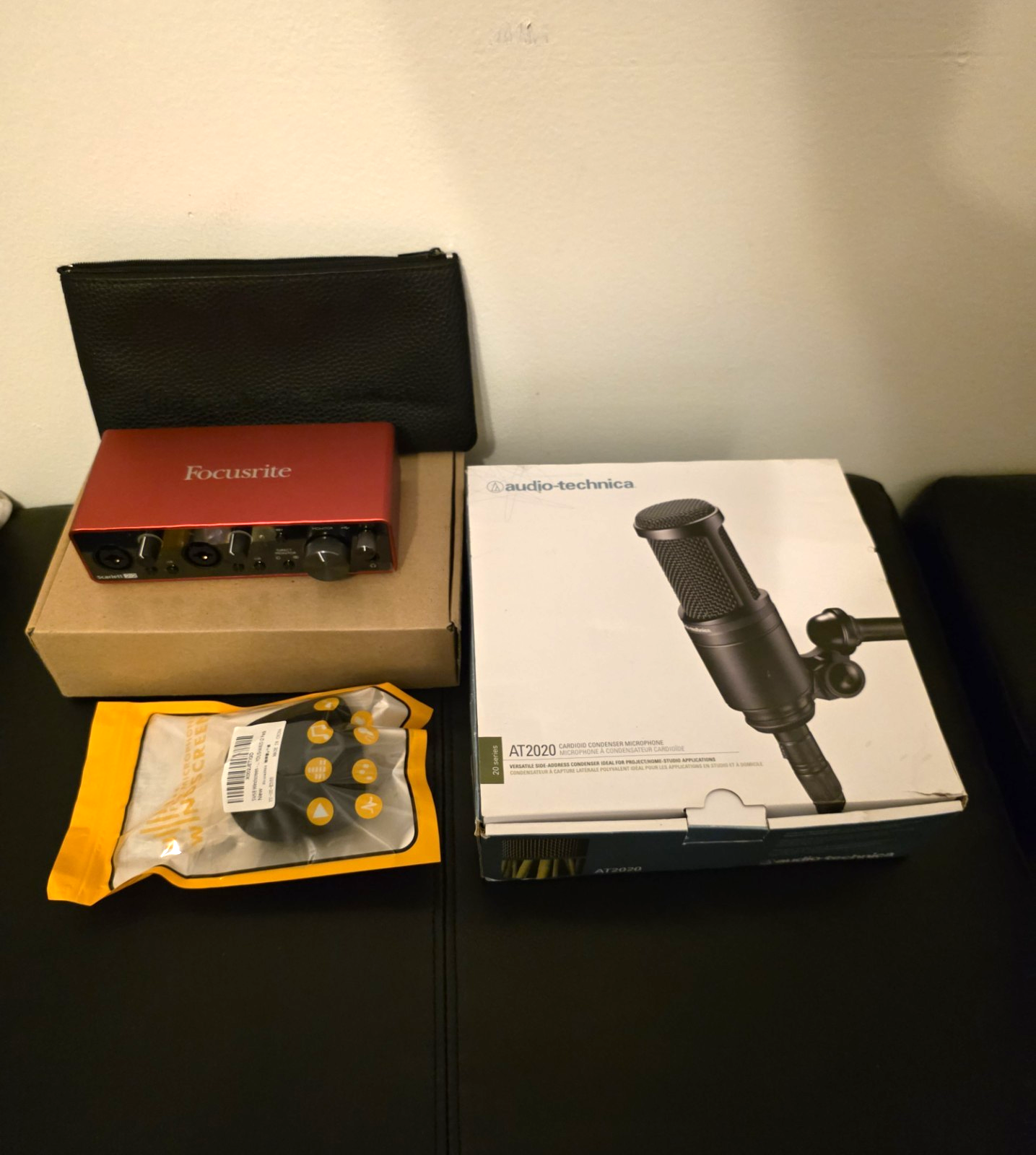 Audio-Technica AT2020 Mic Focusrite Scarlett 2i2 InnoGear Stand Windscreen
