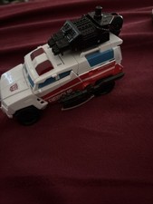 Combiner Wars Protectobot First Aid 2015 Delu...