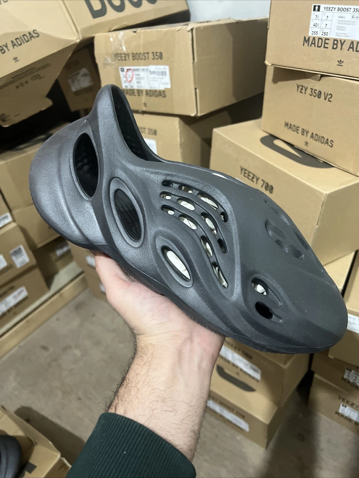 ?✅Uk11. Yeezy Foamrunner Onyx.??✅?