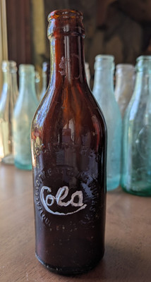 RARE Amber Falls City Bottling Works Soda, Louisville KY, Tooled Top Circle Slug