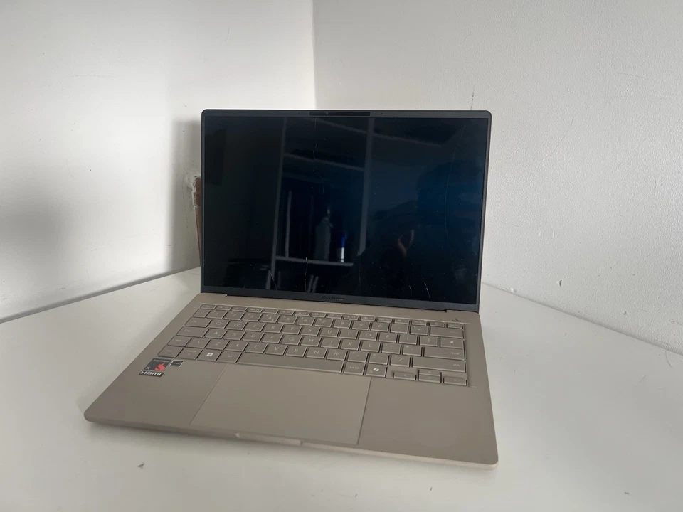 ⚠️ Asus ZenBook UX3407Q – Snapdragon – Broken OLED – 16GB/512GB – Spares - Image 3 of 4