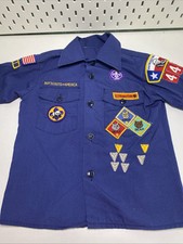 Vintage Boy Scouts of America BSA Youth Shirt small blue Sewn on patches
