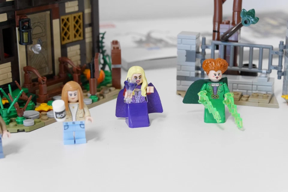 LEGO Ideas 21341 Hocus Pocus, Foto 4 von 5