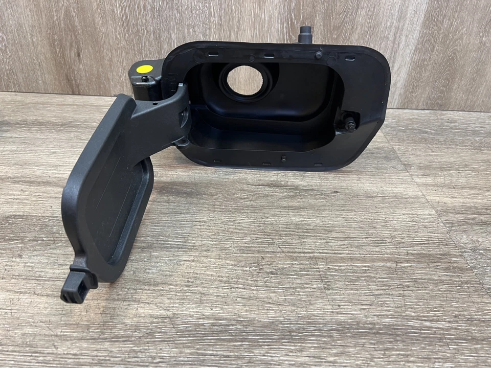 2018-2025 年大众 Atlas 燃油门原始设备制造商 3CN.809.857 — 第 4/4 张图片