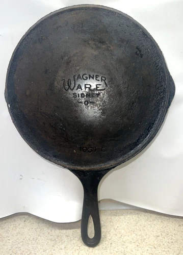 Vintage Wagner Ware Sidney -0-  Cast Iron Skillet 9 ½". 1057 O