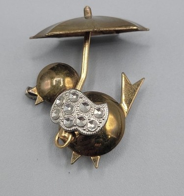 Vintage DC Duck Tours Souvenir Pin  Duckling Holding Umbrella Tourist 3D Brooch