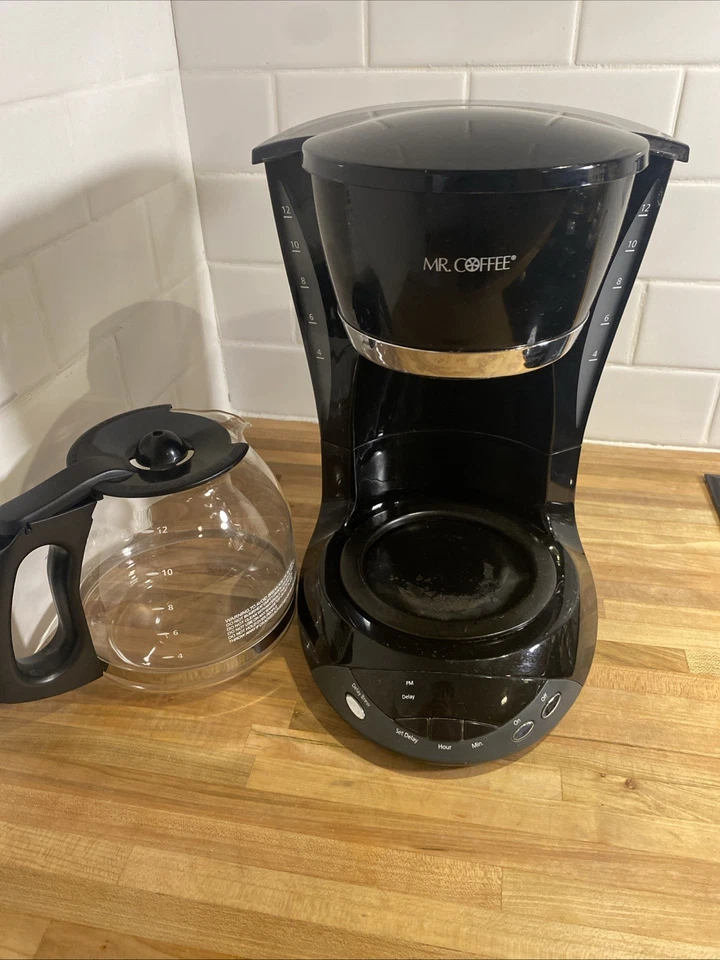 Mr. Coffee DWX23 12-Cup Programmable Coffee Maker In Black with Carafe Works - Image 4 of 4