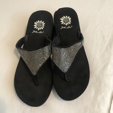 Yellow Box Womens Wedge Sandals Silver  Rhinestone Accents Size 6.5 Summer Beach